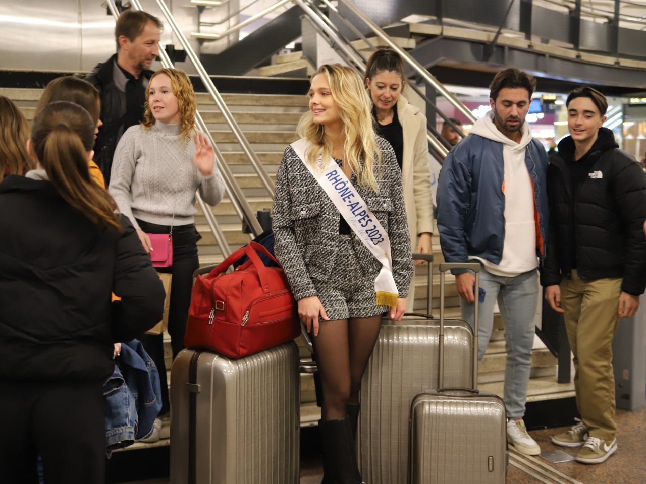 Aliz E Bidaut Miss Rh Ne Alpes En Route Pour Miss France Photos