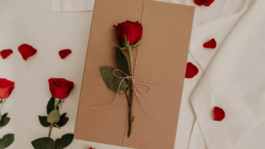 Saint Valentin : 24 idées de cadeaux originaux pour ELLE et pour LUI - A  Little Daisy Blog, Blog Lifestyle, Beauté, Mode à Lyon